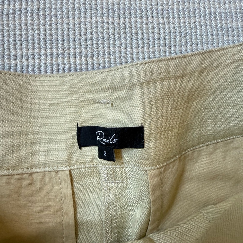 Rails Linen Shorts - Picture 2 of 3